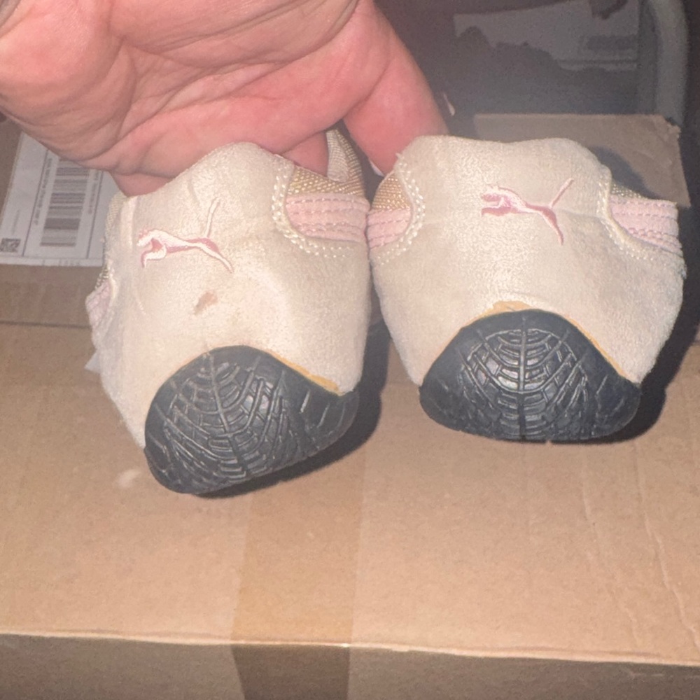 PUMA Women’s Pink & Cream Low-Profile Sneakers – Size 6 - Picture 3 of 7